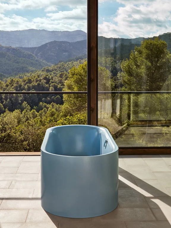 Nachhaltige Qualität, BetteLux Oval Silhouette Badewanne in der Farbe Blue Satin BetteLux Oval Silhouette Badewanne