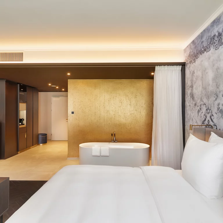 Vasca da bagno BetteLux Oval Silhouette Vasca da bagno freestanding BetteLux Oval Silhouette nell'hotel Hyperion, Salisburgo