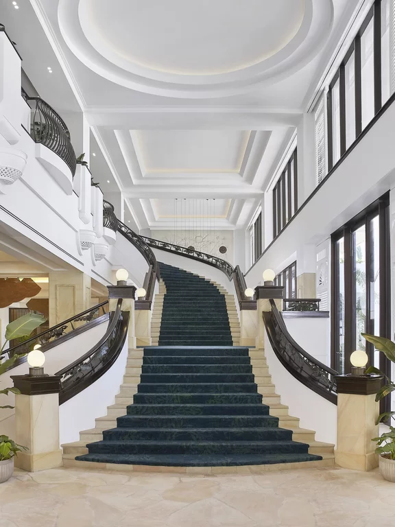 Il JW Marriott Gold Coast Resort offre un relax moderno e lussuoso a Surfers Paradise. Con le sue camere e suite di nuova concezione, il JW Marriott Gold Coast Resort offre l'ambiente ideale per un moderno e lussuoso relax a 5 stelle sulla costa più bella dell'Australia.