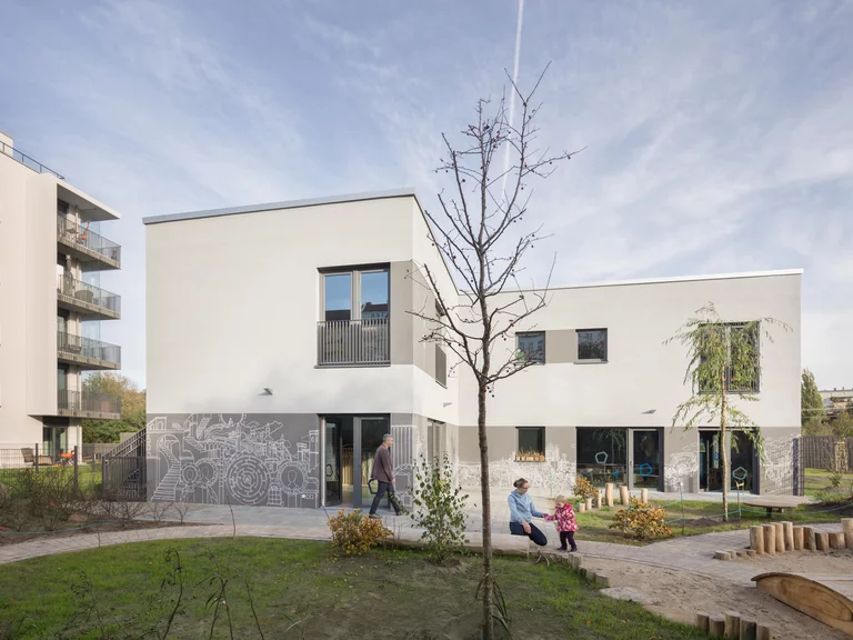 Kita am Gleis是去年在柏林新舍尼贝格区开业的房子的名字。