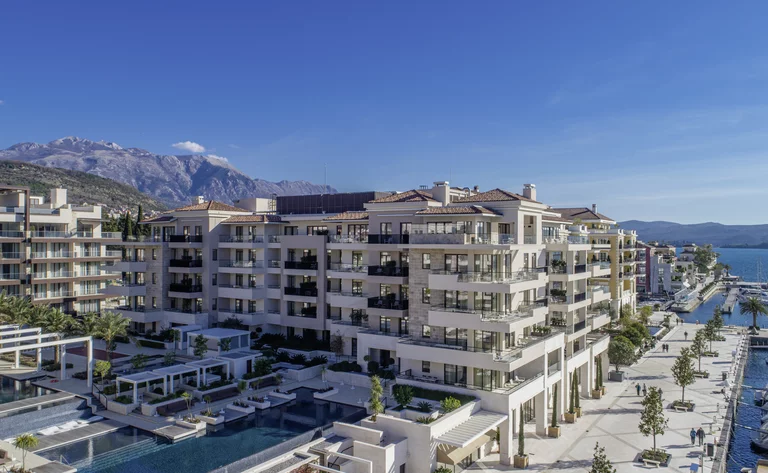 Regent Porto in Montenegro  Regent Porto in Montenegro vista esterna