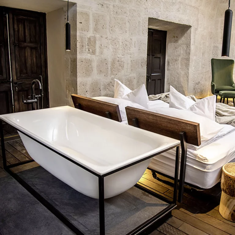 Het voormalige Augustijner klooster in Arequipa dateert uit de 16e eeuw en verhuurt tegenwoordig slechts elf uitgelezen kamers.