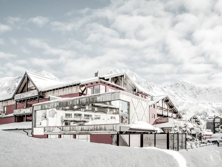 El Hotel Rigele Royal Superior de 4 estrellas en Obertauern, Austria, es la escapada perfecta para las vacaciones en la nieve.