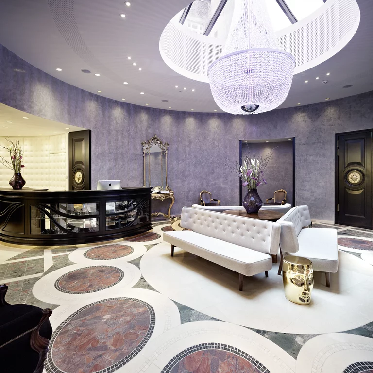 在维也纳的豪华酒店Sans Souci的优雅大堂。