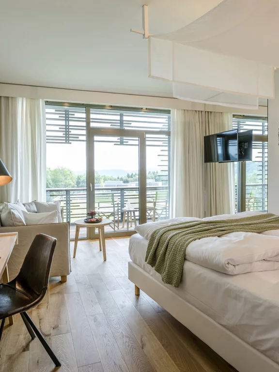 Einrichtung der Zimmer in der Seezeitlodge, Hotel & Spa, Nohfelde, Saarland. Die Einrichtung der Zimmer in der Seezeitlodge, Hotel & Spa, in Nohfelde im Saarland ist nonchalant und chic zugleich.
