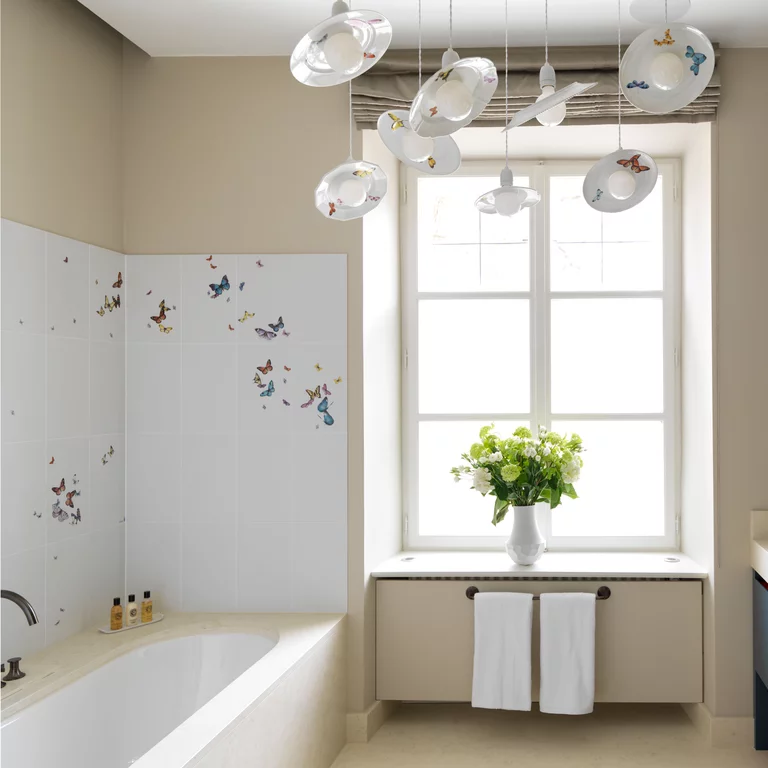 Die BetteStarlet Flair Oval Badewanne in der The Langham Nymphenburg Residence, München. Die BetteStarlet Flair Oval Badewanne in der The Langham Nymphenburg Residence, München, mit Nymphenburg-Porzellan im Hintergrund.