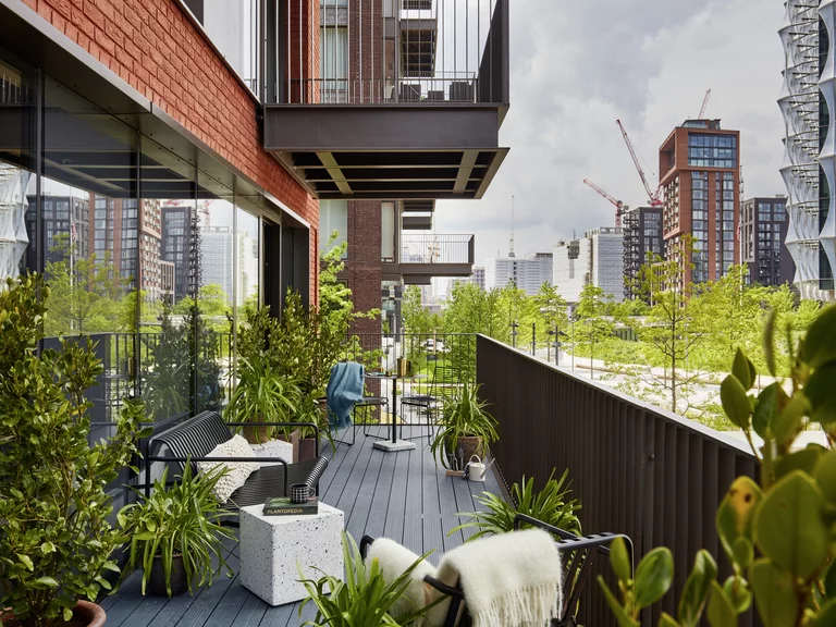 Dans "The Modern" à Londres, 160 appartements font partie d'un complexe de 15 hectares. Dans "The Modern" à Londres, 160 appartements font partie d'un complexe de 15 hectares qui s'étend autour de l'ambassade américaine.