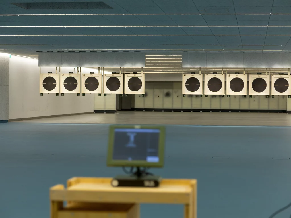 L'intero complesso edilizio del centro di formazione, che comprende anche un hotel per conferenze, è stato progettato per essere privo di barriere.